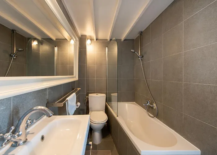 Geranimus 36b : Hearth Of 公寓